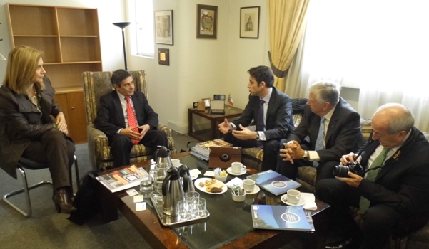 Presidente Nacional se reunión con gremios de Ingeniería Española