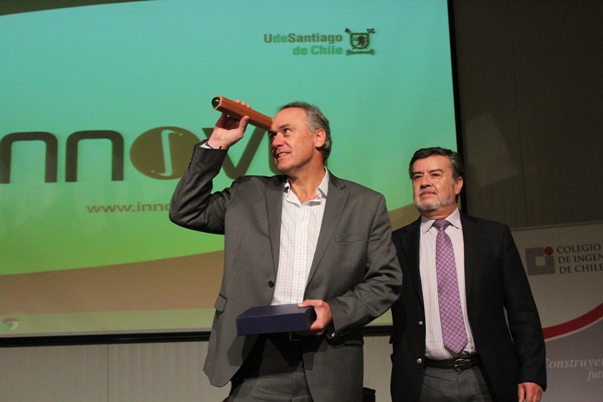Colegio de Ingenieros y Centro Innovo Usach otorgaron el Premio al Emprendedor del año.
