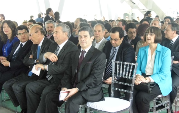 Ceremonia de inauguración del nuevo edificio de la FCFM de la Universidad de Chile.